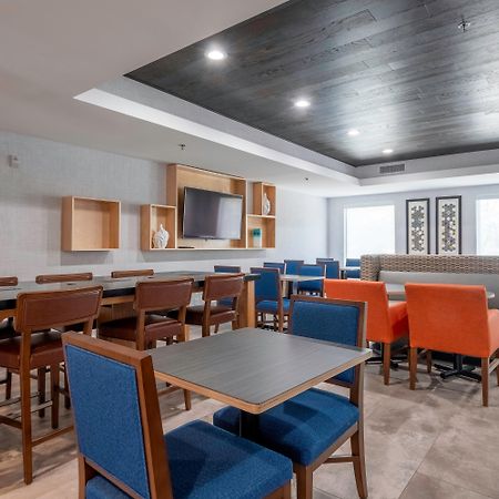 Holiday Inn Express Hotel & Suites Petersburg/Dinwiddie By Ihg Eksteriør bilde