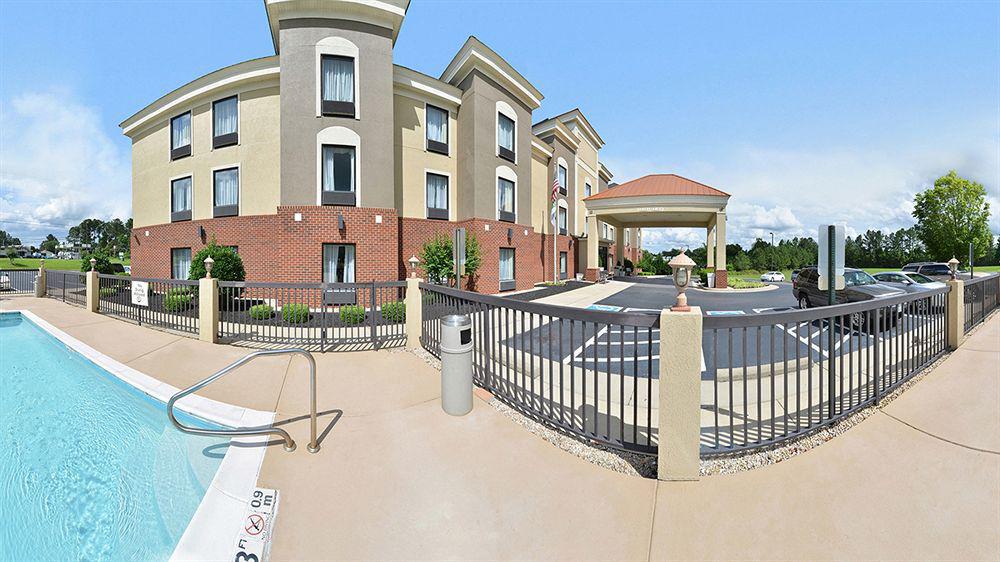 Holiday Inn Express Hotel & Suites Petersburg/Dinwiddie By Ihg Eksteriør bilde