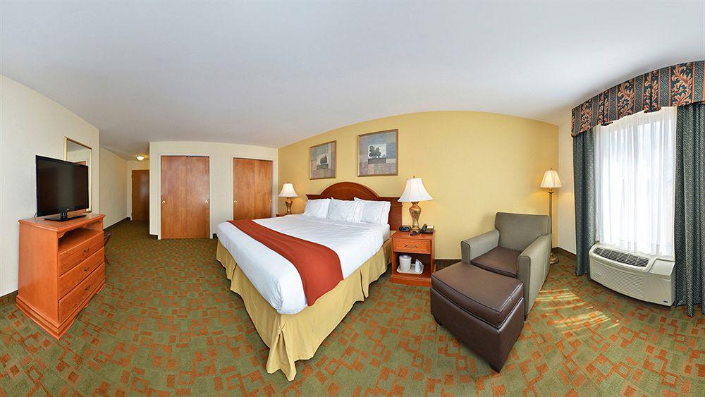Holiday Inn Express Hotel & Suites Petersburg/Dinwiddie By Ihg Eksteriør bilde