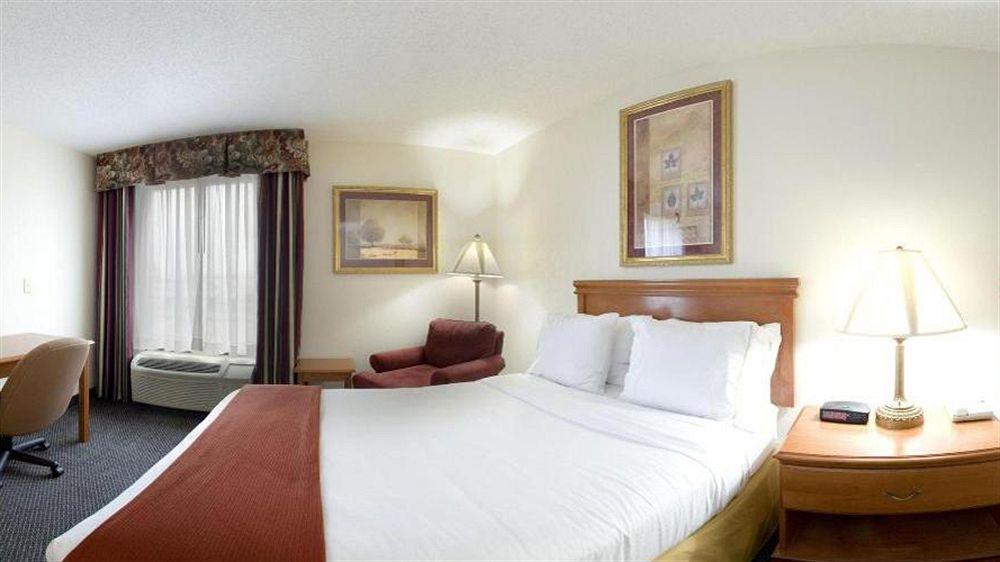 Holiday Inn Express Hotel & Suites Petersburg/Dinwiddie By Ihg Eksteriør bilde