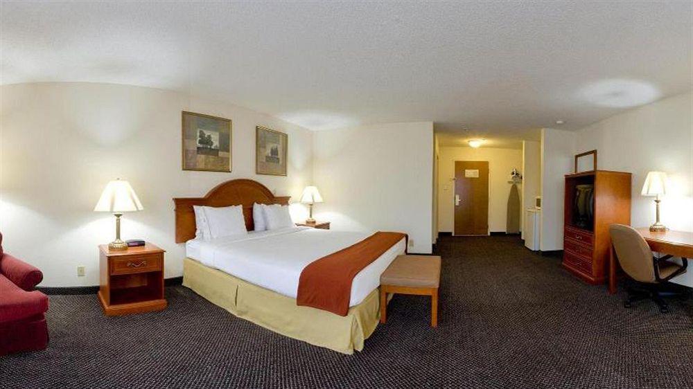 Holiday Inn Express Hotel & Suites Petersburg/Dinwiddie By Ihg Eksteriør bilde