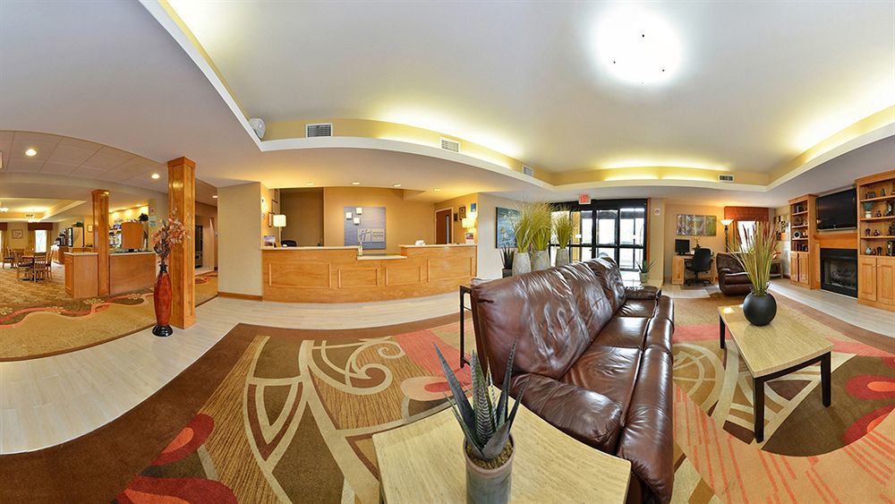 Holiday Inn Express Hotel & Suites Petersburg/Dinwiddie By Ihg Eksteriør bilde
